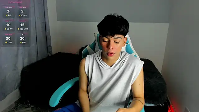 Snapshot of Franco_Rizzo_ chatting on March 11, 8:09 pm Franco Rizzo online show from March 11, 8:09 pm