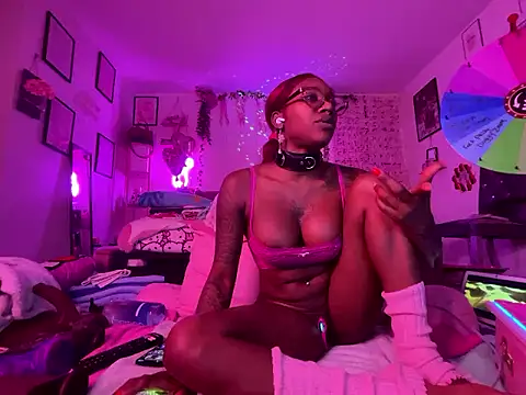 VixenCapri online show from January 10, 9:22 am