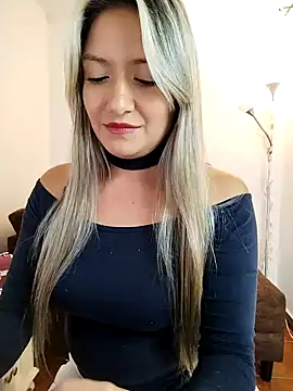 Snapshot of valeriahunter1 chatting on January 17, 11:07 pm valeriahunter1 online show from January 17, 11:07 pm