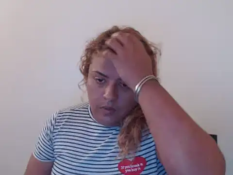 Snapshot of KIARAMARSHALLWELLZ chatting on December 12, 9:04 pm KIARAMARSHALLWELLZ online show from December 12, 9:04 pm