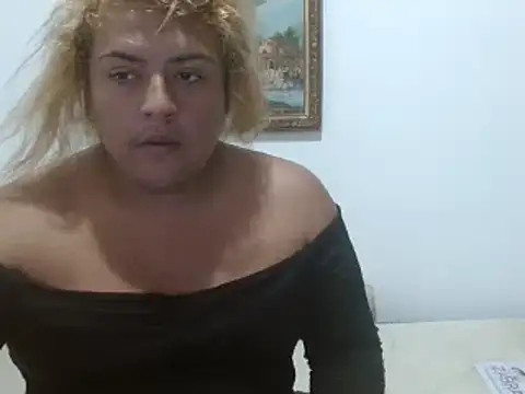 Snapshot of KIARAMARSHALLWELLZ chatting on January 20, 3:26 am KIARAMARSHALLWELLZ online show from January 20, 3:26 am