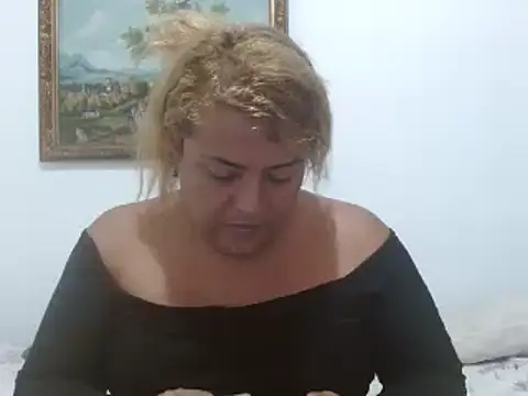 Snapshot of KIARAMARSHALLWELLZ chatting on January 20, 4:01 pm KIARAMARSHALLWELLZ online show from January 20, 4:01 pm