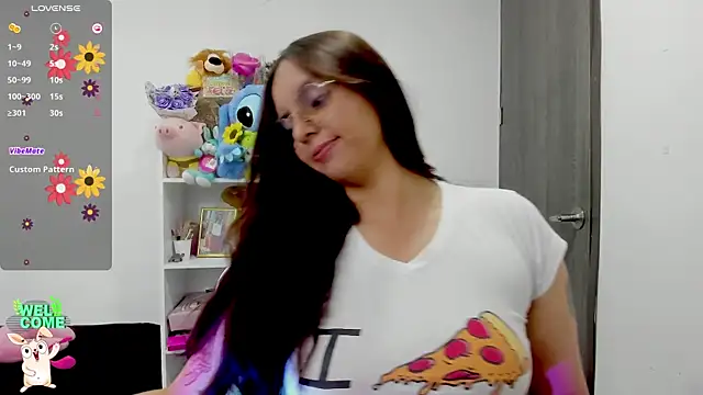 Snapshot of Valery7rose_ chatting on July 4, 3:29 pm Valery7rose online show from July 4, 3:29 pm