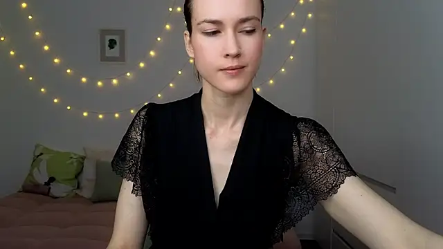 Snapshot of AliciaNewell chatting on July 3, 4:19 am AliciaNewell online show from July 3, 4:19 am