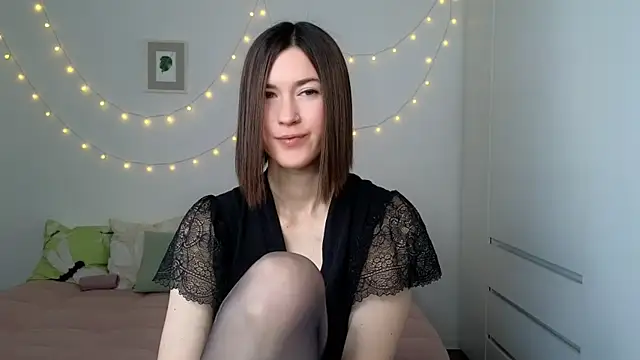 Snapshot of AliciaNewell chatting on July 20, 4:27 am AliciaNewell online show from July 20, 4:27 am