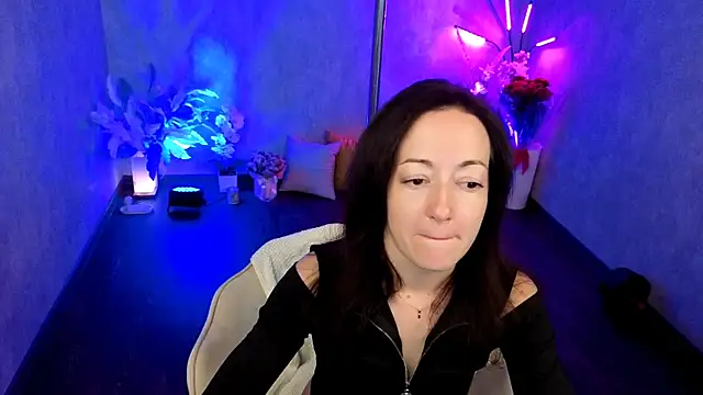 kimberlyray777 online show from June 13, 10:46 am