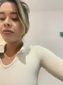 Emilia Bakerr online show from February 24, 6:15 pm