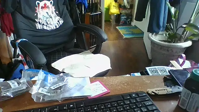 Daremeknot online show from April 1, 2:47 pm