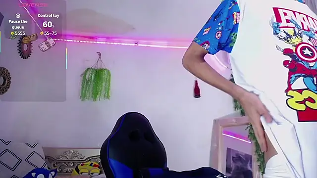 huge armound online show from November 19, 6:08 pm