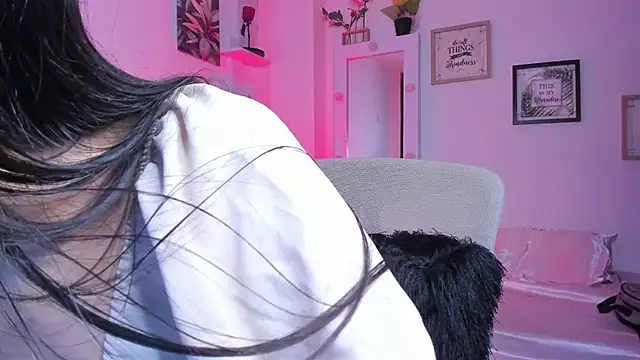  Caroliinee  online show from January 29, 1:27 am