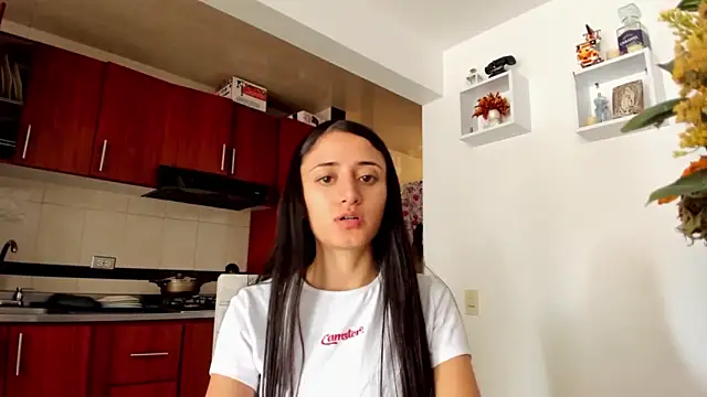  Caroliinee  online show from February 27, 6:31 pm