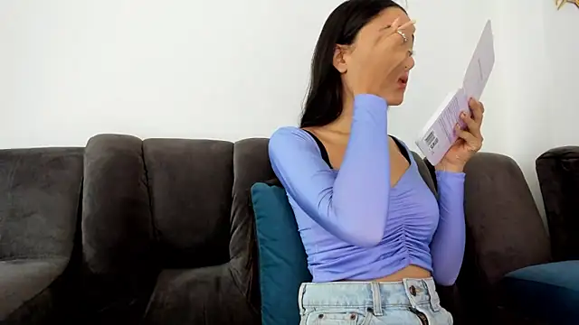  Caroliinee  online show from March 6, 4:28 pm