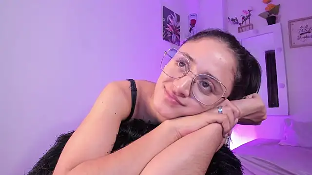  Caroliinee  online show from March 13, 11:16 pm