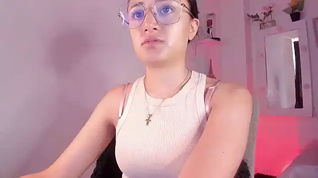  Caroliinee  online show from September 25, 5:05 pm