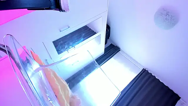 KaylaLaine online show from March 19, 9:28 am