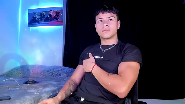 Dominic Biker   online show from December 20, 3:14 am