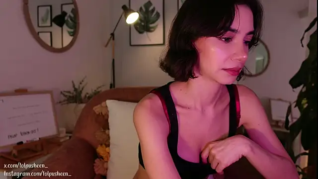 Snapshot of JulietteDee chatting on January 17, 9:06 pm JulietteDee online show from January 17, 9:06 pm