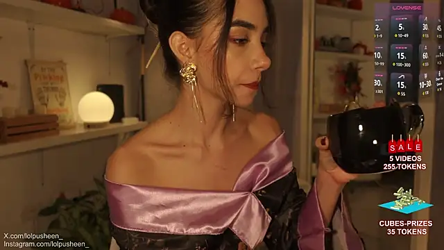 Snapshot of JulietteDee chatting on October 15, 10:43 pm JulietteDee online show from October 15, 10:43 pm