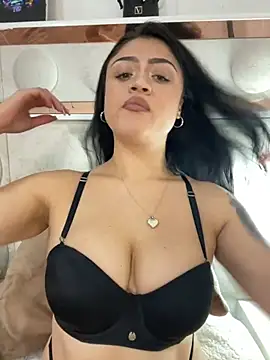 lucianaroy online show from February 6, 9:28 pm