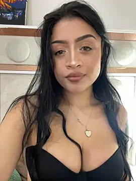 lucianaroy online show from February 11, 8:52 pm