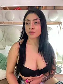 lucianaroy online show from March 11, 4:43 am