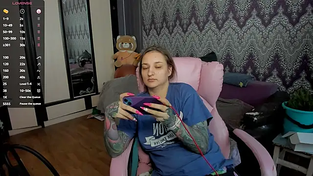 Snapshot of AlexRacc00n chatting on January 21, 6:00 am AlexRacc00n online show from January 21, 6:00 am