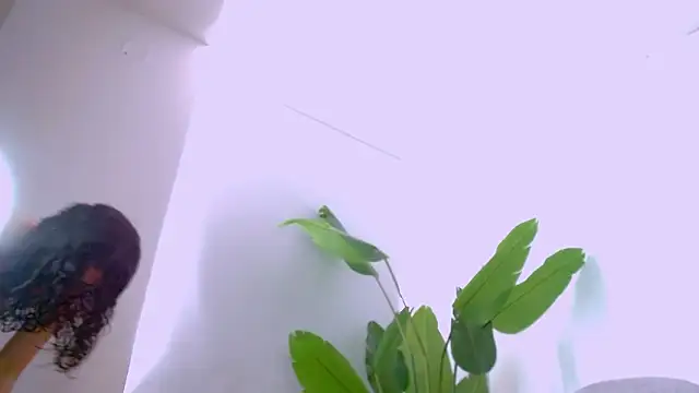 Snapshot of Sara_ow chatting on February 9, 7:29 pm Sara ow online show from February 9, 7:29 pm