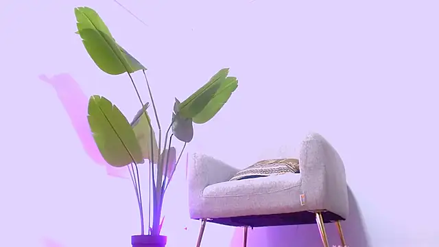 Snapshot of Sara_ow chatting on February 25, 7:45 pm Sara ow online show from February 25, 7:45 pm