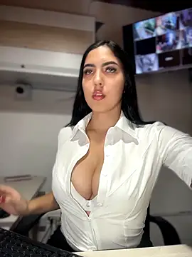 Snapshot of MarianaBenz chatting on May 24, 9:42 pm MarianaBenz online show from May 24, 9:42 pm
