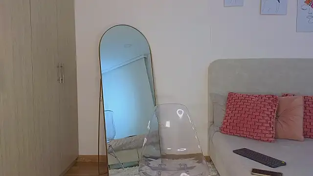 Snapshot of KristennBlue chatting on February 21, 4:52 pm KristennBlue online show from February 21, 4:52 pm