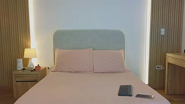 KristennBlue online show from March 10, 4:23 pm