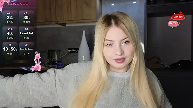 Snapshot of shy_blondiee chatting on February 3, 5:51 pm shy blondiee online show from February 3, 5:51 pm