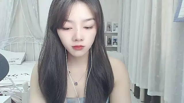 Snapshot of Jenny-Z chatting on April 29, 1:43 am Jenny-Z online show from April 29, 1:43 am