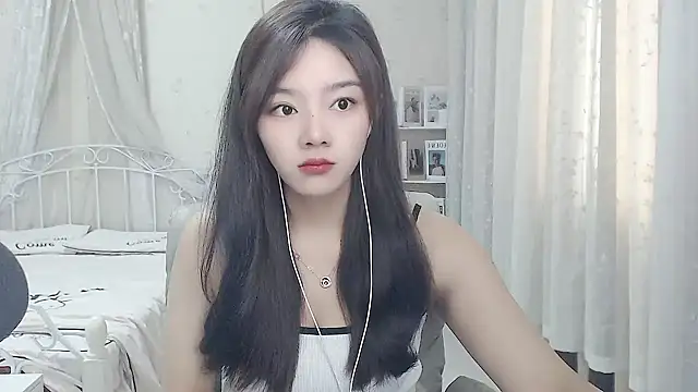 Snapshot of Jenny-Z chatting on May 10, 1:33 am Jenny-Z online show from May 10, 1:33 am