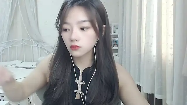 Snapshot of Jenny-Z chatting on May 14, 2:29 am Jenny-Z online show from May 14, 2:29 am