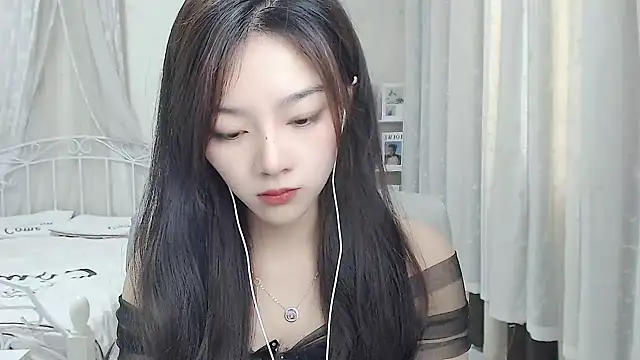 Snapshot of Jenny-Z chatting on May 16, 2:19 am Jenny-Z online show from May 16, 2:19 am