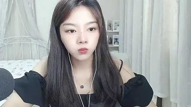 Snapshot of Jenny-Z chatting on May 18, 4:07 am Jenny-Z online show from May 18, 4:07 am