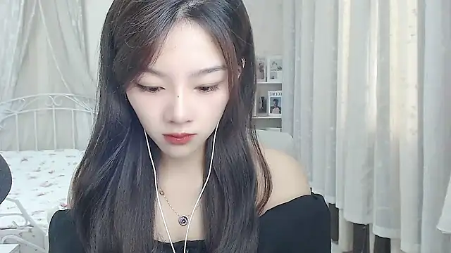 Snapshot of Jenny-Z chatting on May 20, 1:56 am Jenny-Z online show from May 20, 1:56 am