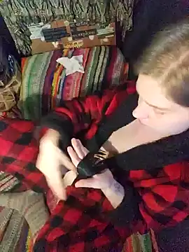 Snapshot of shadow199393 chatting on December 12, 10:20 pm shadow199393 online show from December 12, 10:20 pm