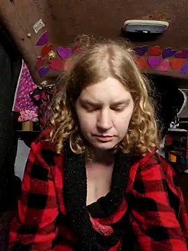 Snapshot of shadow199393 chatting on February 9, 3:21 am shadow199393 online show from February 9, 3:21 am