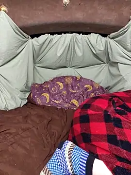 Snapshot of shadow199393 chatting on March 4, 3:01 am shadow199393 online show from March 4, 3:01 am