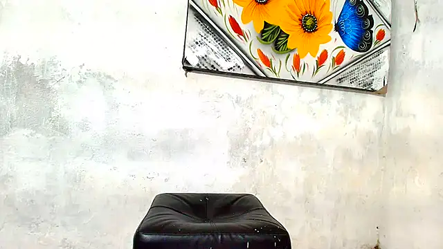 Snapshot of luciana_daza chatting on January 8, 1:00 am luciana daza online show from January 8, 1:00 am