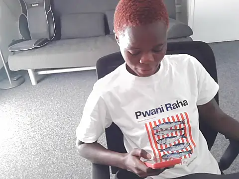 petiteebony 81 online show from July 7, 11:14 am