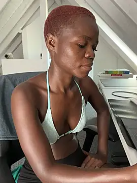 petiteebony 81 online show from July 9, 12:53 pm