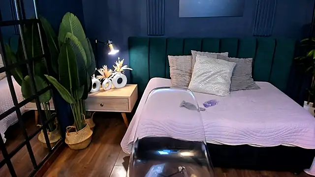 taylor bennet online show from February 11, 6:33 pm