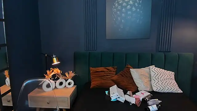 taylor bennet online show from March 12, 12:15 pm