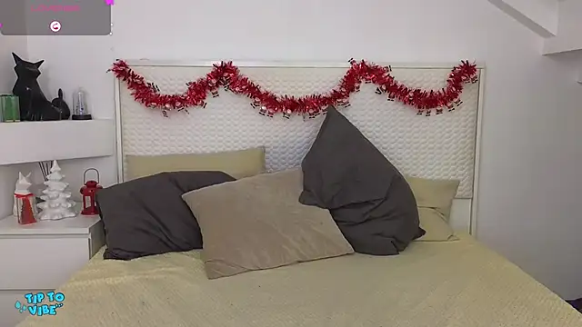 Snapshot of Eva_Rogers_ chatting on January 6, 12:24 pm Eva Rogers  online show from January 6, 12:24 pm