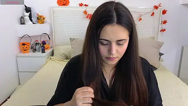 Snapshot of Eva_Rogers_ chatting on October 31, 9:27 pm Eva Rogers  online show from October 31, 9:27 pm