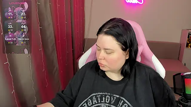 Snapshot of Akemi_BBW chatting on April 3, 7:50 am Akemi BBW online show from April 3, 7:50 am