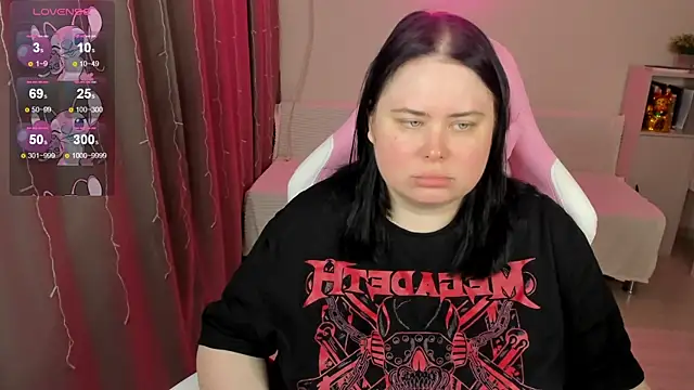 Snapshot of Akemi_BBW chatting on April 6, 5:52 am Akemi BBW online show from April 6, 5:52 am